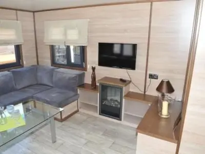 TV/Unterhaltungsangebot in der Unterkunft Apartment Mobilheim Zweiundvierzig in Lychen by Interhome