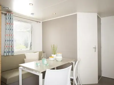Ein Sitzbereich in der Unterkunft Apartment Mobilheim Lagune I in Lychen by Interhome