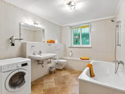 Ein Badezimmer in der Unterkunft Apartment in Karlshorst mit Terrasse by Interhome
