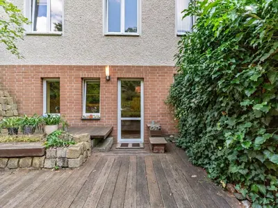 Ein Garten an der Unterkunft Apartment in Karlshorst mit Terrasse by Interhome