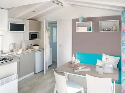 Küche/Küchenzeile in der Unterkunft Holiday Home in Hohenlychen mit Grill- Loggia 1 by Interhome