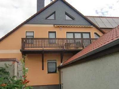 Das Gebäude in dem sich die Ferienwohnung befindet