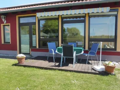 Ein Garten an der Unterkunft Holiday Home am See by Interhome
