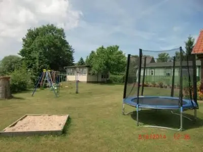 Ein Kinderspielbereich in der Unterkunft Holiday Home am See by Interhome