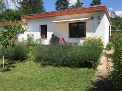 Ein Garten an der Unterkunft Holiday Home Kleines Ferienhaus in Rangsdorf mit großem Garten by Interhome