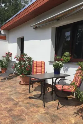 Ein Patio oder anderer Außenbereich in der Unterkunft Holiday Home Kleines Ferienhaus in Rangsdorf mit großem Garten by Interhome