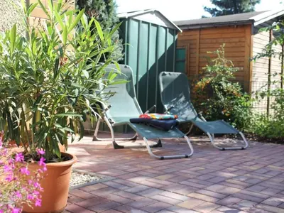 Ein Garten an der Unterkunft Holiday Home in Alt-Schadow mit Grill und Terrasse by Interhome