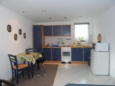 Küche/Küchenzeile in der Unterkunft Holiday Home in Müggelheim mit eigener Terrasse by Interhome