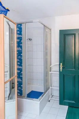 Ein Badezimmer in der Unterkunft Apartment Spitzwegerich by Interhome