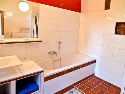 Ein Badezimmer in der Unterkunft Apartment Wohnung in Haselberg mit Großem Garten by Interhome