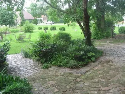 Ein Garten an der Unterkunft Apartment Wohnung in Haselberg mit Großem Garten by Interhome