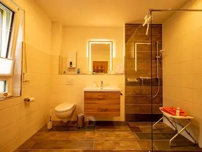 Ein Badezimmer in der Unterkunft Apartment FW am Kanal by Interhome