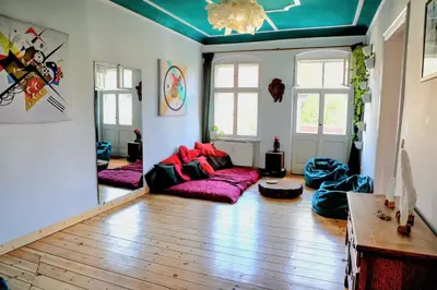 Ein Sitzbereich in der Unterkunft Kinky boudoir, cosy & beautiful
