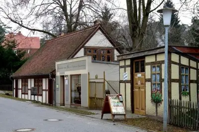 Das Gebäude in dem sich das Ferienhaus befindet