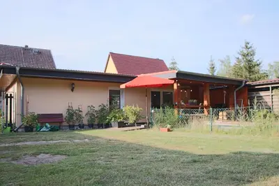Ein Garten an der Unterkunft Ferienhaus in Zechow