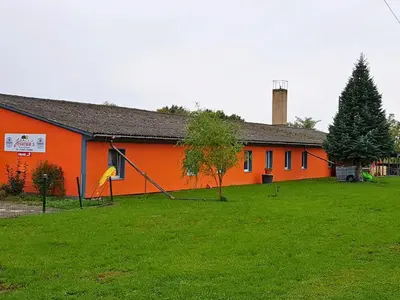 Das Gebäude in dem sich die Ferienwohnung befindet