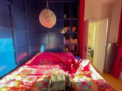 Ein Bett oder Betten in einem Zimmer der Unterkunft Sunny apartment in a great location
