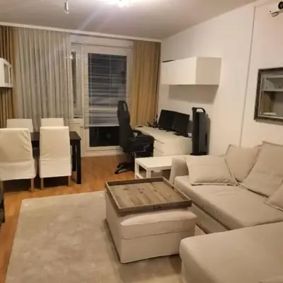 Apartment near center with great transport links