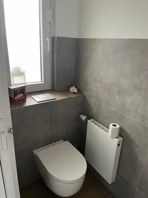 Ein Badezimmer in der Unterkunft Ruhiges Zimmer zum Arbeiten oder Erholung mit Hund