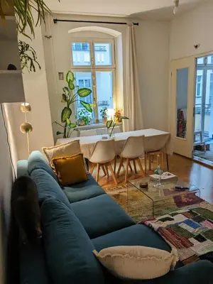 Ein Sitzbereich in der Unterkunft Bright apartment in Prenzlauer Berg for 2-3 people
