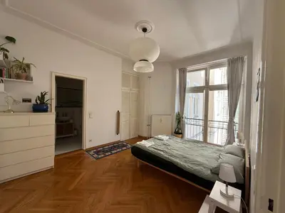 Ein Bett oder Betten in einem Zimmer der Unterkunft Bright apartment in Prenzlauer Berg for 2-3 people