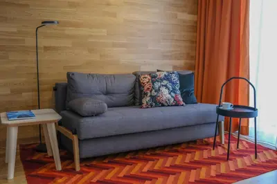 Ein Sitzbereich in der Unterkunft Schickes 2 Zimmerapartment ruhig und zentral in Berlin Mitte