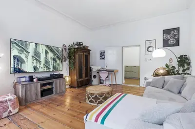 TV/Unterhaltungsangebot in der Unterkunft Cozy spacious family home in trendy Neukölln