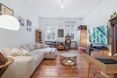 Ein Sitzbereich in der Unterkunft Cozy spacious family home in trendy Neukölln