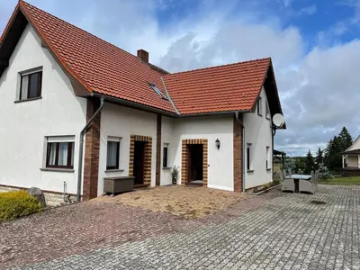 Das Gebäude in dem sich die Ferienwohnung befindet