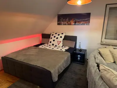 Ein Bett oder Betten in einem Zimmer der Unterkunft Large house in a quiet location