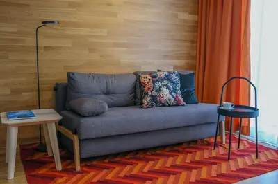 Ein Sitzbereich in der Unterkunft Ruhig und zentral, moderne 2 Zimmerwohnung in Berlin Mitte