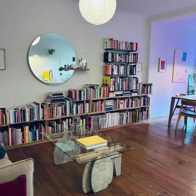 Beautiful Room in Contemporary Altbau !