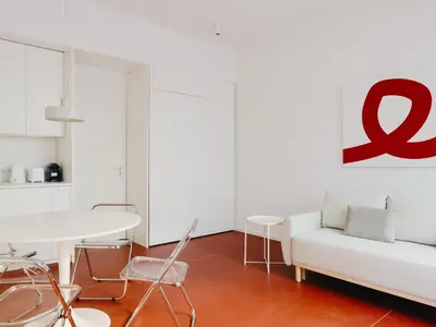 Ein Sitzbereich in der Unterkunft NOOK Stay architectural hideway in Friedrichshain