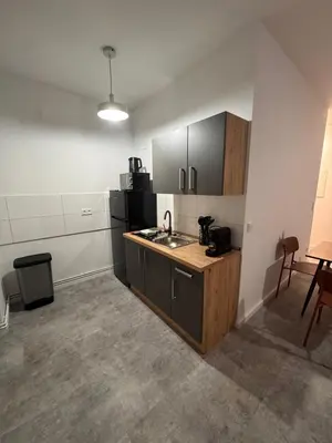 Küche/Küchenzeile in der Unterkunft Cozy Studio Steglitz Sleeps 4 Near center