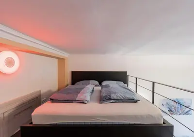Ein Bett oder Betten in einem Zimmer der Unterkunft Beautiful City Apartment Charlottenburg Berlin