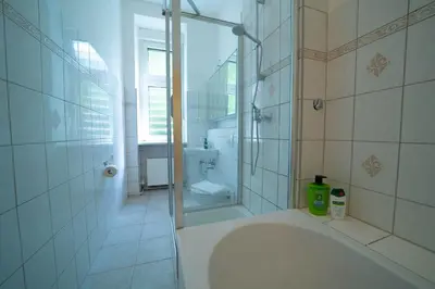 Ein Badezimmer in der Unterkunft Berlin Schöneberg I 3 bedroom I central
