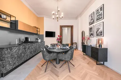 Küche/Küchenzeile in der Unterkunft TheSuarez Group Loft, 3 BR, 2 full bath rooms, one big kitchen & living room, 120m2, family friendly, 2-6 Guests