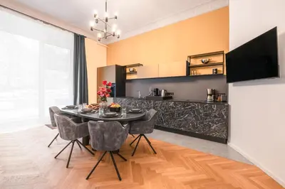 Küche/Küchenzeile in der Unterkunft TheSuarez Group Loft, 3 BR, 2 full bath rooms, one big kitchen & living room, 120m2, family friendly, 2-6 Guests