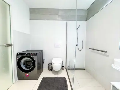 Ein Badezimmer in der Unterkunft Charming Studio Apartment - Central Charlottenburg