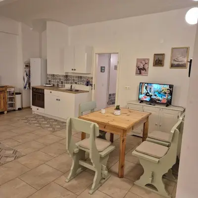 Küche/Küchenzeile in der Unterkunft Cozy apartment in Berlin