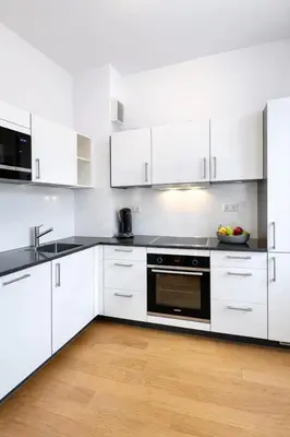 Küche/Küchenzeile in der Unterkunft Luxus Apartment am Ku'damm - 3 Zimmer