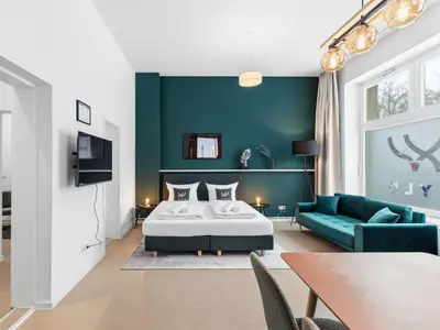 Ein Bett oder Betten in einem Zimmer der Unterkunft VYLD Vault Berlin - Nähe Spree, Großzügig & Ruhig