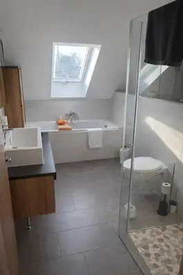 Ein Badezimmer in der Unterkunft 3-room apartment