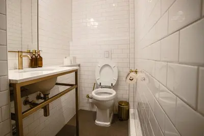 Ein Badezimmer in der Unterkunft Design & Komfort, Rosenthaler Platz Top Location - AP2