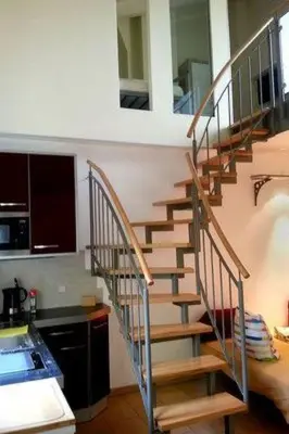 Küche/Küchenzeile in der Unterkunft Holiday Home Moderne Maisonette-Wohnung mit Terrasse by Interhome