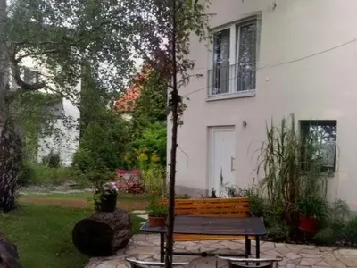 Ein Garten an der Unterkunft Apartment Moderne Maisonette-Wohnung mit Terrasse by Interhome