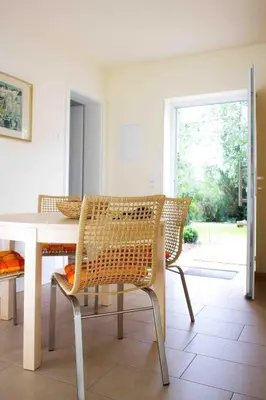 Ein Sitzbereich in der Unterkunft Apartment Moderne Maisonette-Wohnung mit Terrasse by Interhome