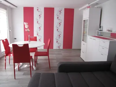 Küche/Küchenzeile in der Unterkunft Holiday Home Nettes Ferienhaus in Hartmannsdorf mit Garten- Terrasse und Grill by Interhome