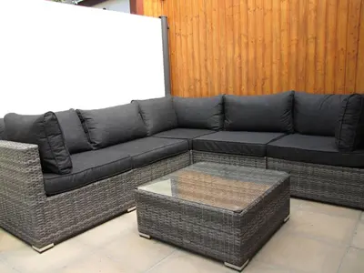 Ein Sitzbereich in der Unterkunft Holiday Home Nettes Ferienhaus in Hartmannsdorf mit Garten- Terrasse und Grill by Interhome