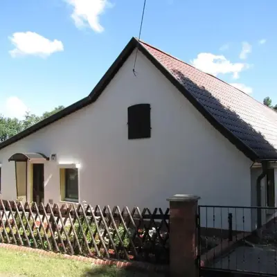 Holiday Home Nettes Ferienhaus in Hartmannsdorf mit Garten- Terrasse und Grill by Interhome